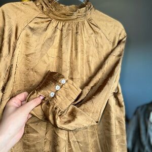 Brave true Gold High-Neck Blouse with Button Cuffs